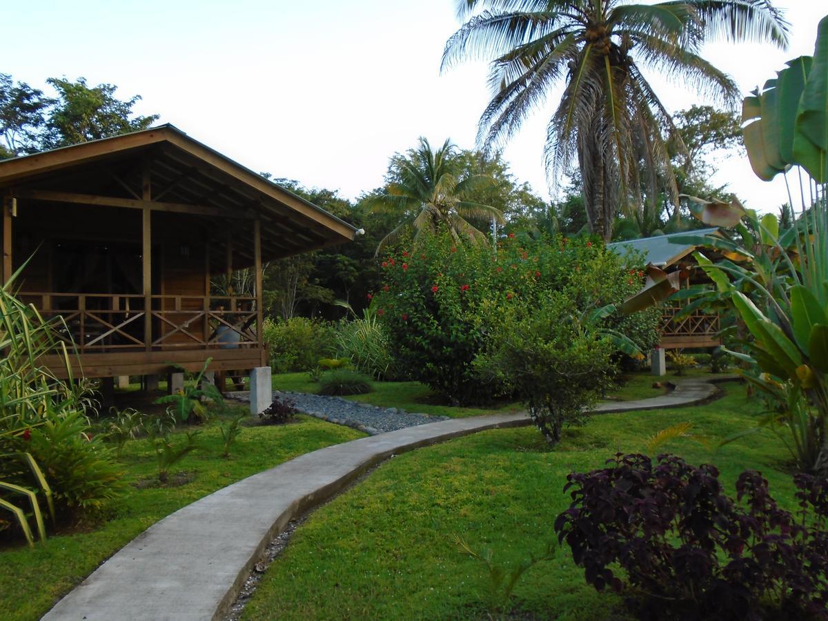 J&H Garden Cabinas Bocas Town Bagian luar foto